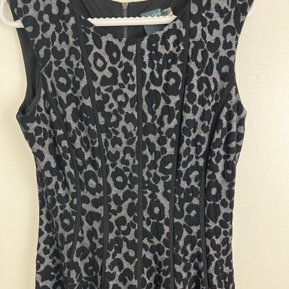 Gabby Skye Black & White Leopard Pattern Sleeveless Dress - Picture 5 of 11
